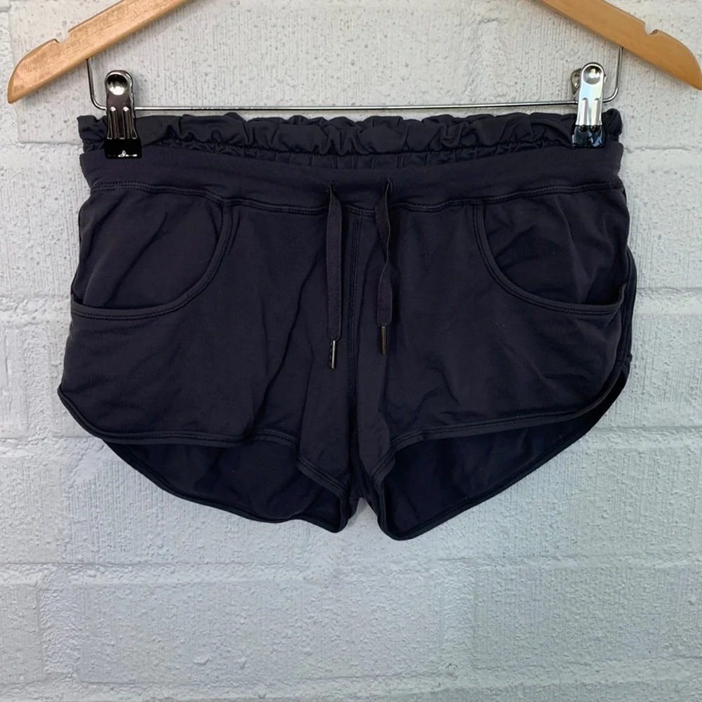 lululemon athletica Drawstring Running With Liner Gray Shorts size 4